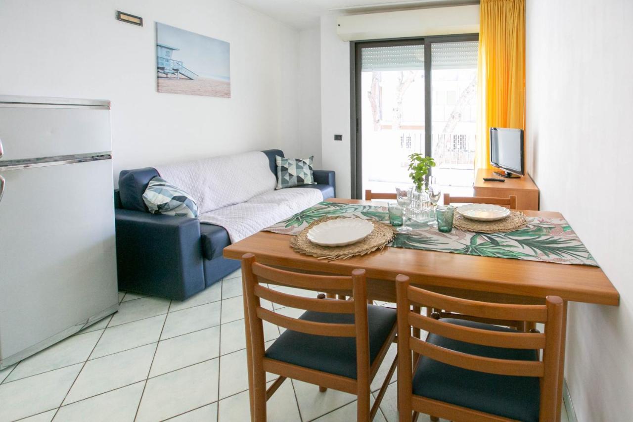Residence Villa Dei Pini Rimini Buitenkant foto
