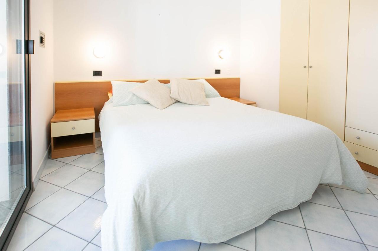 Residence Villa Dei Pini Rimini Buitenkant foto