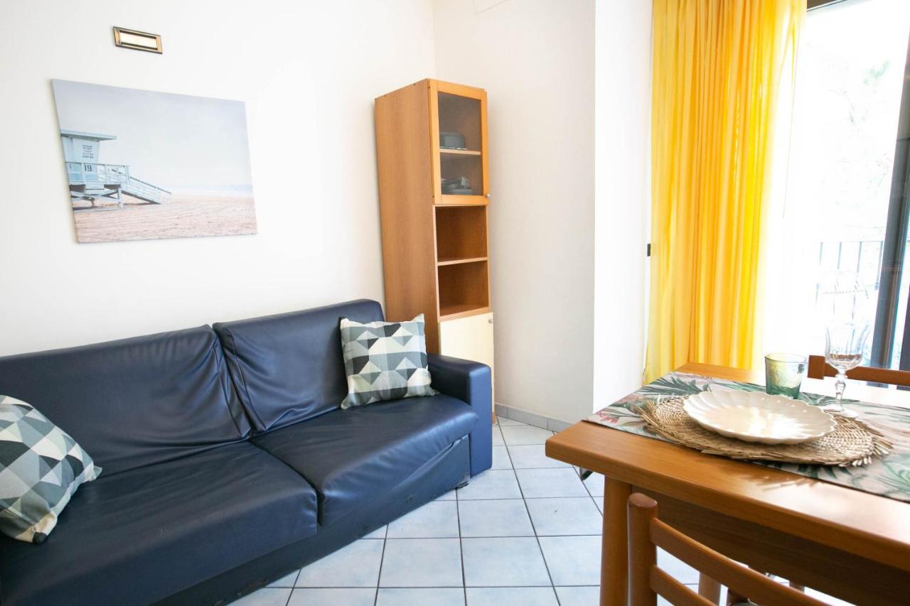 Residence Villa Dei Pini Rimini Buitenkant foto