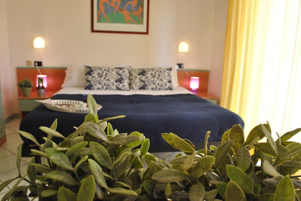 Residence Villa Dei Pini Rimini Buitenkant foto